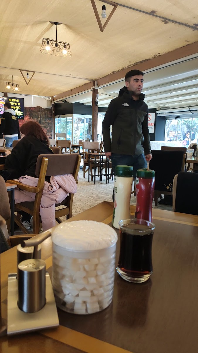 Üçgen Kafe-2